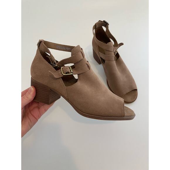 Koolaburra by Ugg Size 8 Brown Suede Heels Peep Toe Strappy Ankle - Picture 1 of 10
